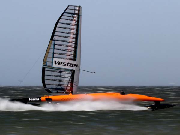 08. అత్యంత వేగవంతమైన తెర చాప నౌక