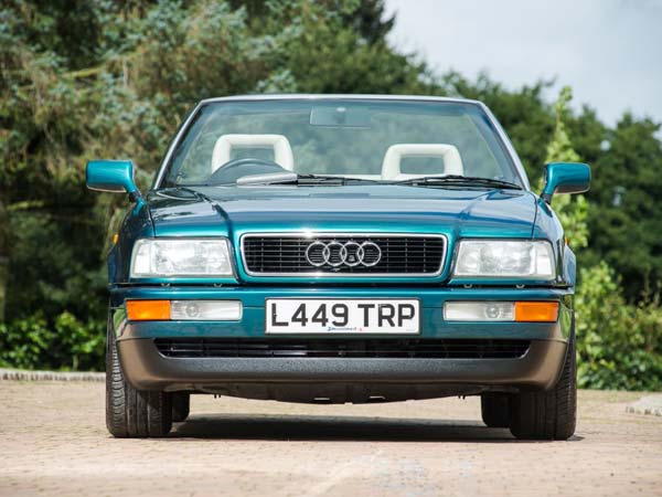 20వ శతాబ్దాన్ని ఎంతగానో ఆకట్టుకున్న రాణి గారి కారు వేలానికి