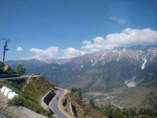 సముద్ర మట్టానికి 13 వేల అడుగుల ఎత్తులో ఎలక్ట్రిక్ బస్సు ప్రయాణం