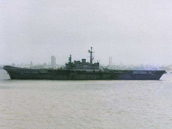 ఐఎన్‌ఎస్ విరాట్ యుద్ద విమాన వాహక నౌక