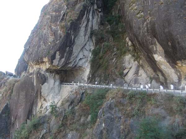 11. కిన్నూర్ రహదారి