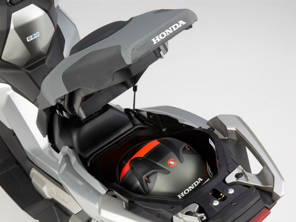 హోండా ఎక్స్-ఏడివి అడ్వెంచర్ స్కూటర్