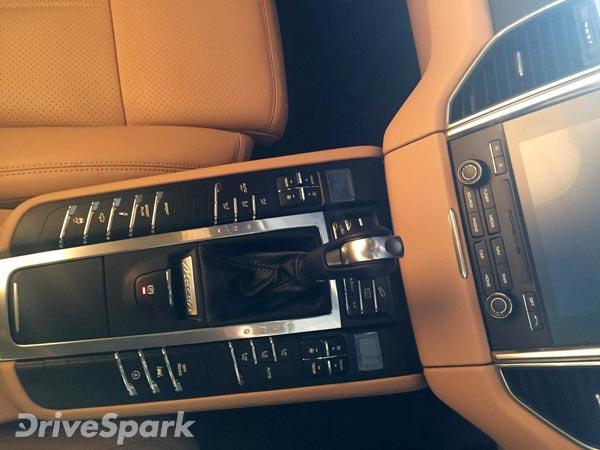 పోర్షే మకన్ ఆర్4