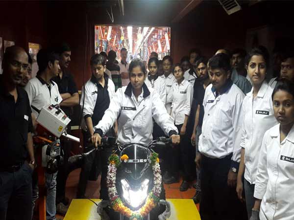 బజాజ్ డొమైనర్ 400