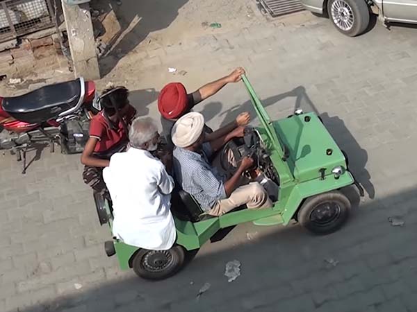 ప్రపంచంలో కెల్లా అతి చిన్న జీపు