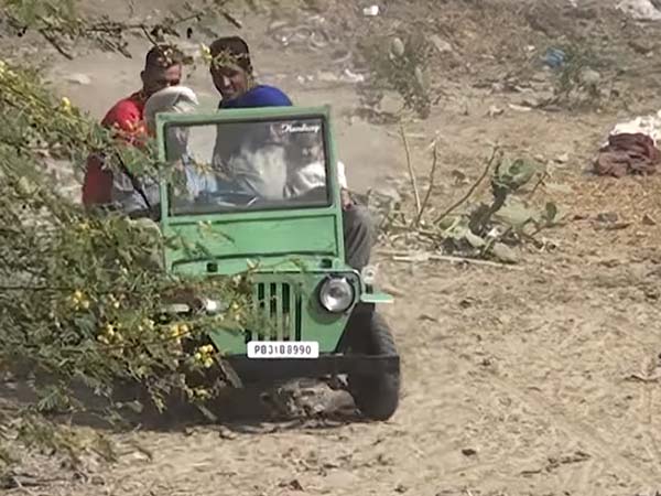 ప్రపంచంలో కెల్లా అతి చిన్న జీపు