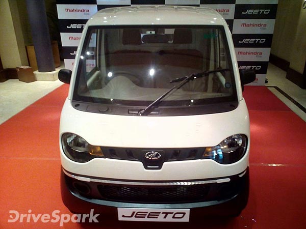 మహీంద్రా జీతో సిఎన్‌జి ట్రక్కు