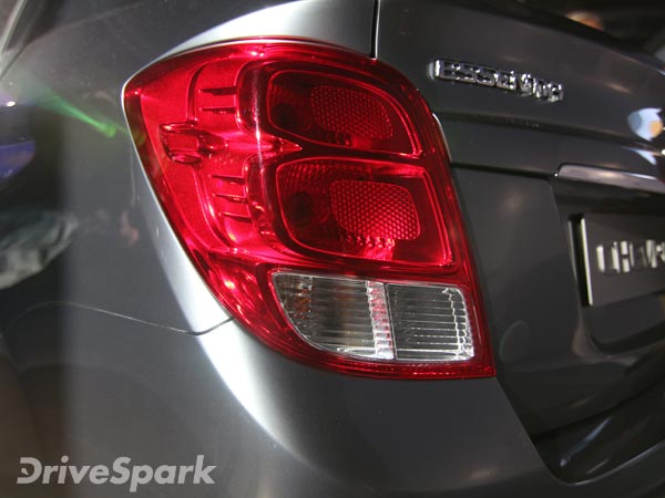 షెవర్లే ఎసెన్షియా కాంపాక్ట్ సెడాన్