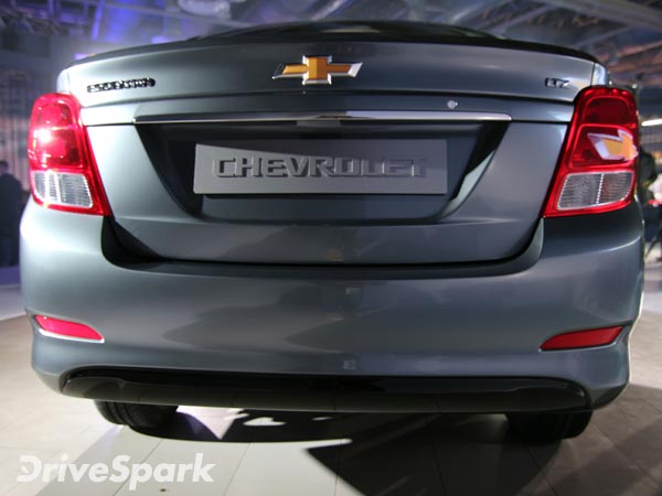 షెవర్లే ఎసెన్షియా కాంపాక్ట్ సెడాన్