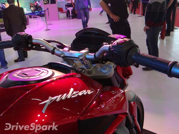 బజాజ్ డామినర్ 400