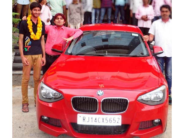 బిఎమ్‌డబ్ల్యూ కారుని తిరస్కరించిన ఐఐటి టాపర్