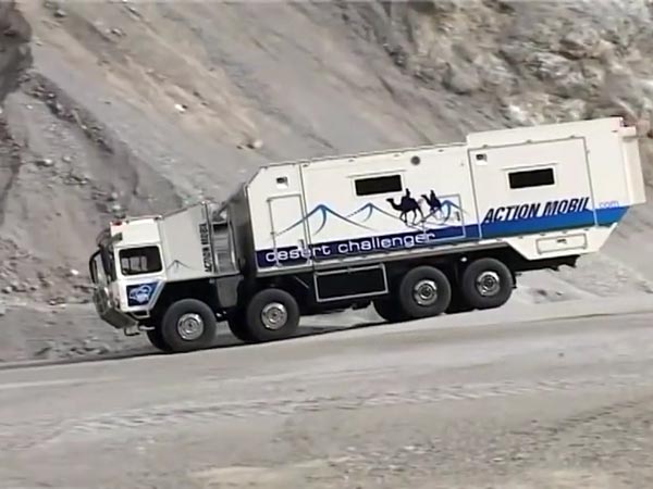 ప్రకృతి వైపరీత్యాల్లో ప్రాణాలను కాపాడే వాహనం