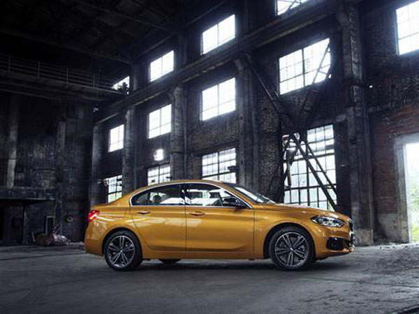 బిఎమ్‌డబ్ల్యూ 1 సిరీస్ సెడాన్