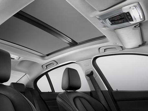 బిఎమ్‌డబ్ల్యూ 1 సిరీస్ సెడాన్