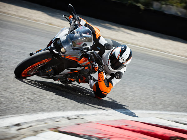 కెటిఎమ్ ఆర్సి200 మరియు ఆర్సి390 విడుదల కెటిఎమ్ ఆర్సి200 మరియు ఆర్సి390 విడుదల