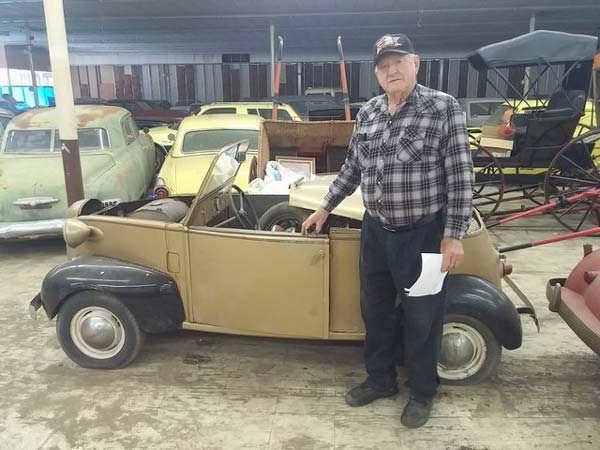 ఒకే వ్యక్తికి చెందిన 700 కార్లు వేలానికి