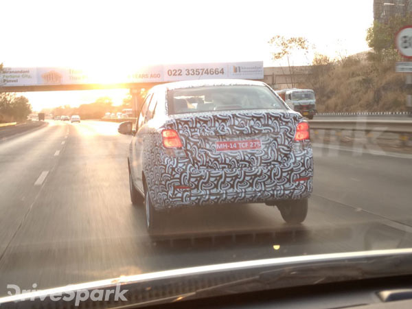  షెవర్లే బీట్ ఎసెన్షియా కాంపాక్ట్ సెడాన్