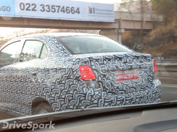  షెవర్లే బీట్ ఎసెన్షియా కాంపాక్ట్ సెడాన్