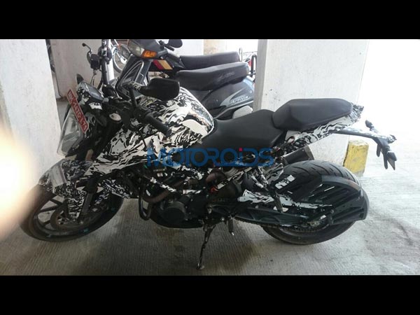 కెటిఎమ్ 390 డ్యూక్ మరియు 200 డ్యూక్