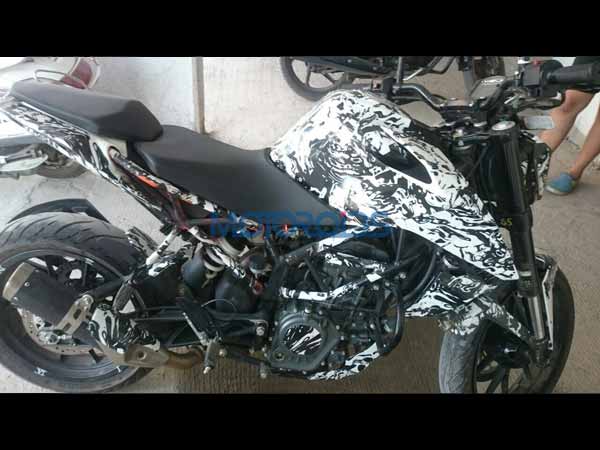 కెటిఎమ్ 390 డ్యూక్ మరియు 200 డ్యూక్