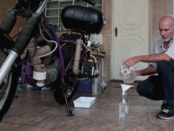 నీటితో నడిచే బైకు