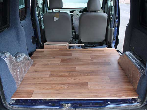 ఈవిడ ఏం చేస్తుందో తెలిస్తే షాక్ అవుతారు ?