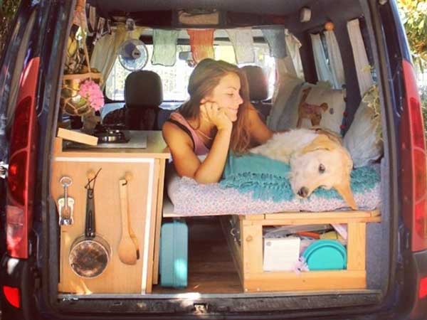 ఈవిడ ఏం చేస్తుందో తెలిస్తే షాక్ అవుతారు ?