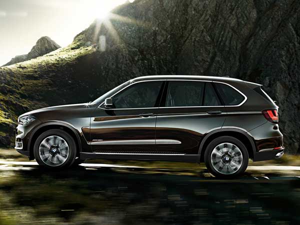 పోలీసులకు ముఖేష్ అంబానీ బిఎమ్‌డబ్ల్యూ ఎక్స్5