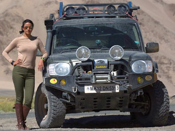 వేలంలో 10 లక్షలకు అమ్ముడైన జనతా గ్యారేజ్ బైకు