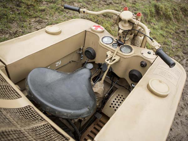 ట్యాంక్ మోటార్ సైకిల్