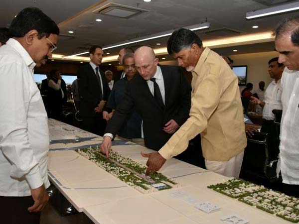 అమరావతిలో విద్యుత్ బస్సులు