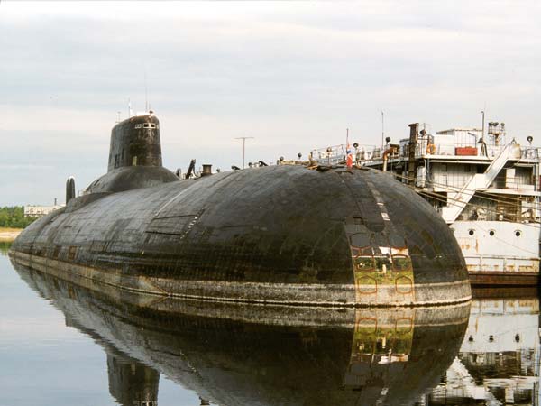 రష్యా యొక్క ప్రపంచపు అతి పెద్ద సబ్‌మెరైన్