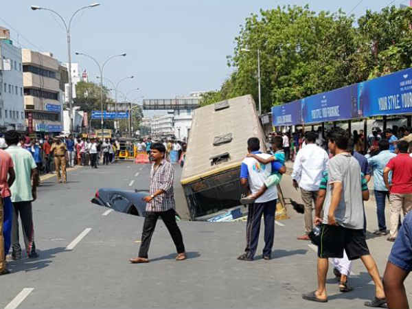 చెన్నై ప్రదాన వీధిలో ఏర్పడి అతి పెద్ద గొయ్యి