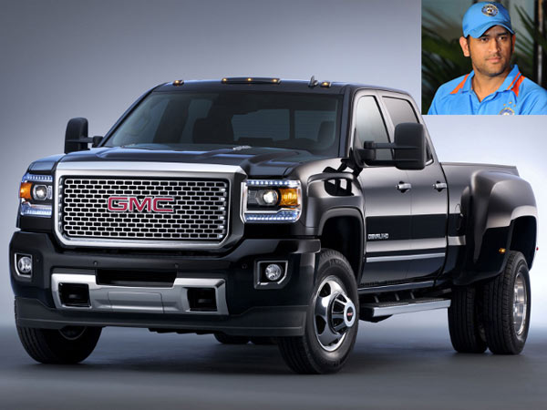  మహీంద్రా సింగ్ ధోని - రైసింగ్ పూనే సూపర్ నైట్స్