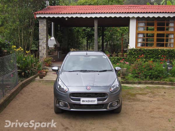 ఫియట్ పుంటో ఎవో ప్యూర్ హ్యాచ్‌బ్యాక్ విడుదల