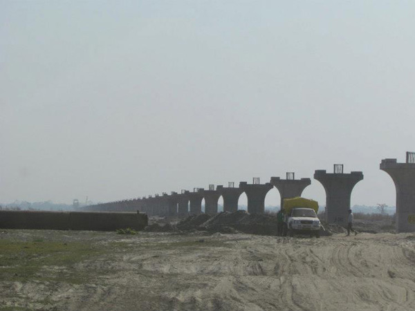 భారత దేశపు అత్యంత పొడవైన ధోలా-సాదియా వంతెన