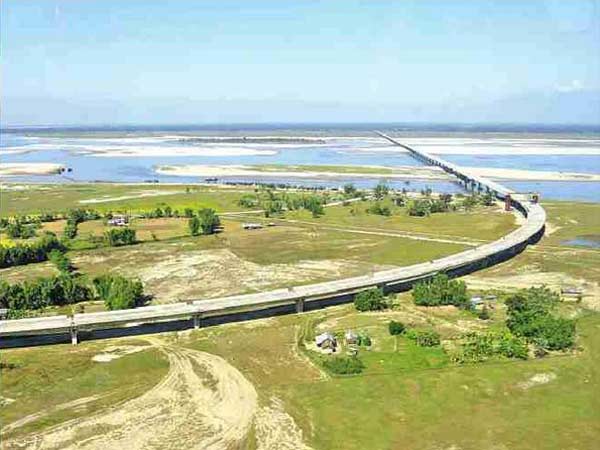 భారత దేశపు అత్యంత పొడవైన ధోలా-సాదియా వంతెన