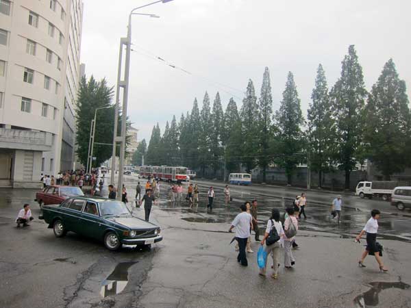 ఉత్తర కొరియాలో భయంకరమైన డ్రైవింగ్ రూల్స్