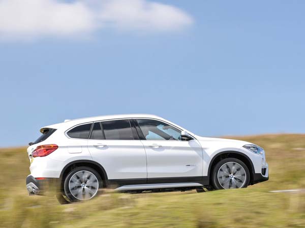 బిఎమ్‌డబ్ల్యూ ఎక్స్1 పెట్రోల్ ఎస్‌యూవీ