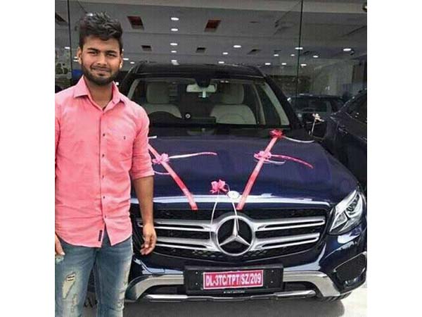 లగ్జరీ కారు కొనుగోలు చేసిన ఐపిఎల్ స్టార్ రిషభ్ పంత్