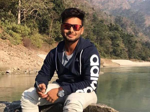 లగ్జరీ కారు కొనుగోలు చేసిన ఐపిఎల్ స్టార్ రిషభ్ పంత్