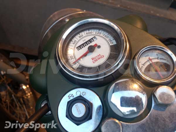 మిలిటరీ గ్రీన్ కలర్‌ రాయల్ ఎన్ఫీల్డ్ క్లాసిక్ 500