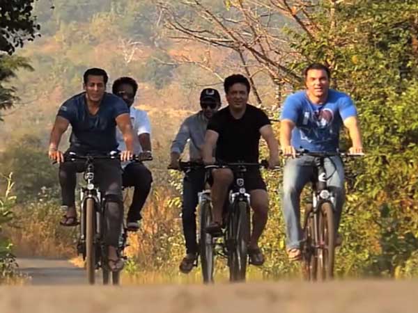 బీయింగ్ హ్యుమన్ ఇ-సైకిల్స్ విడుదల చేసిన సల్మాన్ ఖాన్