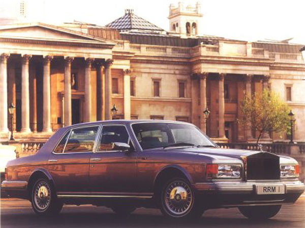 రోల్స్ రాయిస్ కారును ఢిల్లీ రోడ్ల నుండి బ్యాన్ చేసిన NGT