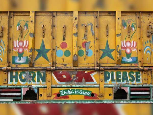 హార్న్ OK ప్లీజ్ అంటే ఏమిటి