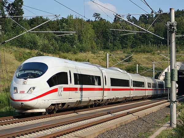 04. స్పెయిన్ - సైమన్స్ వెలారో E/AVS 103 - 349కిమీలు