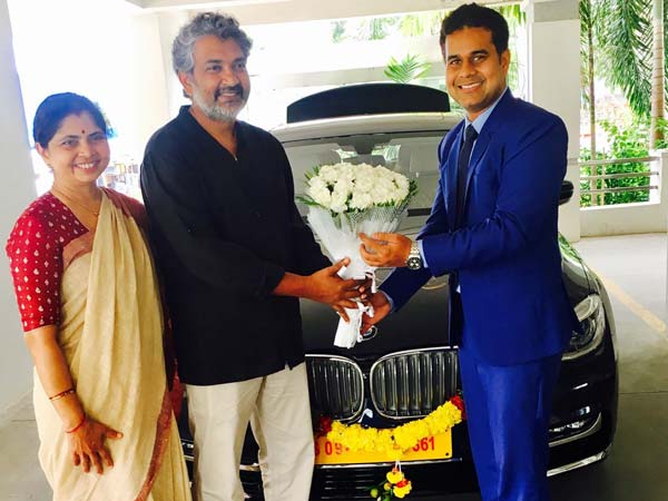 దర్శకధీరుడి ఖాతాలో ఖరీదైన కారు