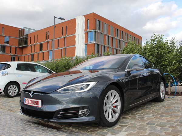 సింగల్ ఛార్జింగ్‌తో 900కిమీలు ప్రయాణించిన కారు