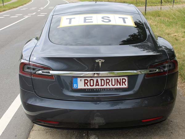 సింగల్ ఛార్జింగ్‌తో 900కిమీలు ప్రయాణించిన కారు