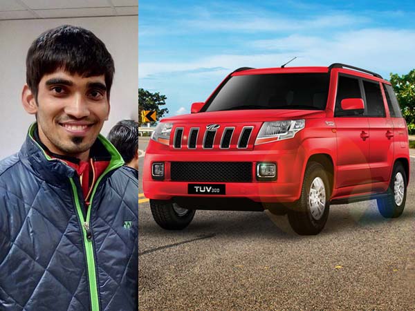 శ్రీకాంత్‌కు మహీంద్రా టియువి300 కానుకిచ్చిన ఆనంద్